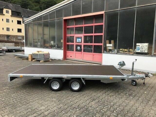 Zweiachser Anhänger zum Autotransport von TÖFFI in Zell an der Mosel