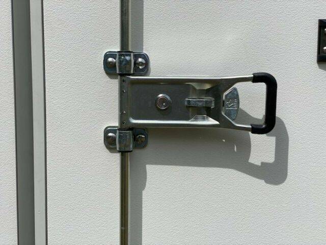 HK 153015-18P mit Flügeltüren - sehr robust!