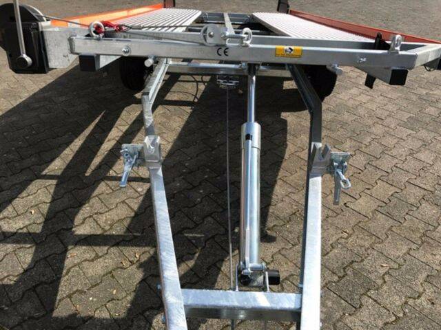 Hydraulisch kippbarer Anhänger von Meyer