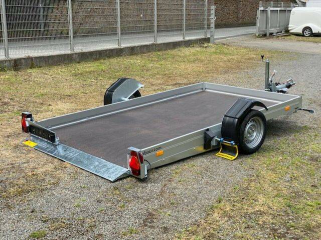 Humbaur Absenkanhänger zum Autotransport