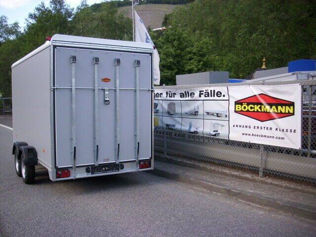 KT 4018/27 M mit Heckrampe 4,00 x 1,85 x 1,82 m