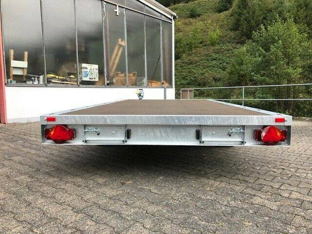 Universal 3000 Anhänger