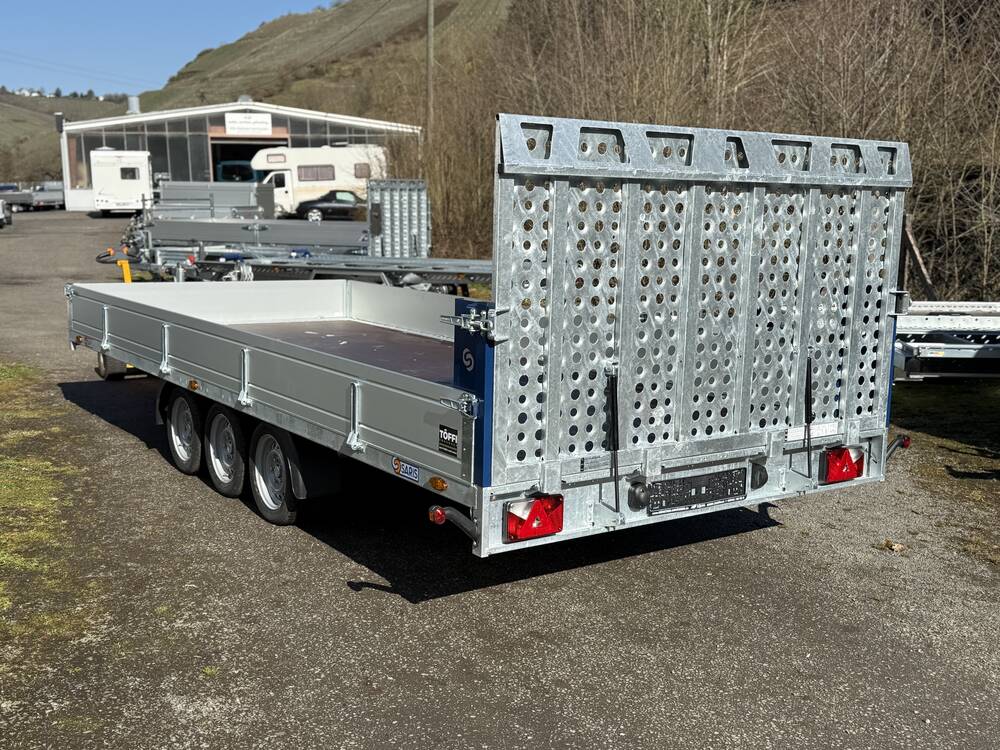 TP 507 210 3500 3 Tridem mit Heckrampe kippbar und Aluwänden