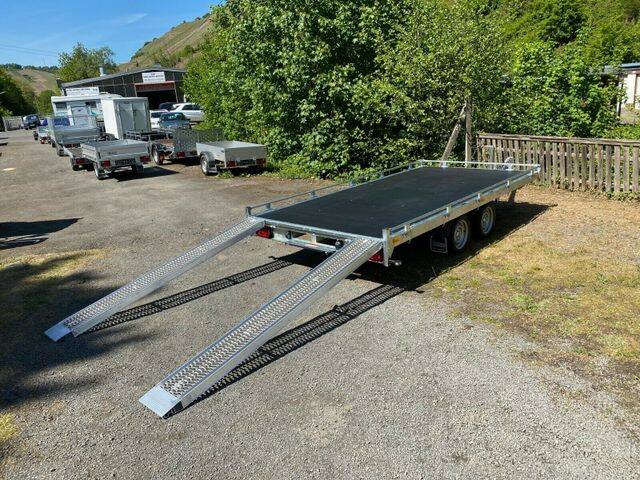 Auffahrhilfe für Autotransporter von Saris bei TÖFFI