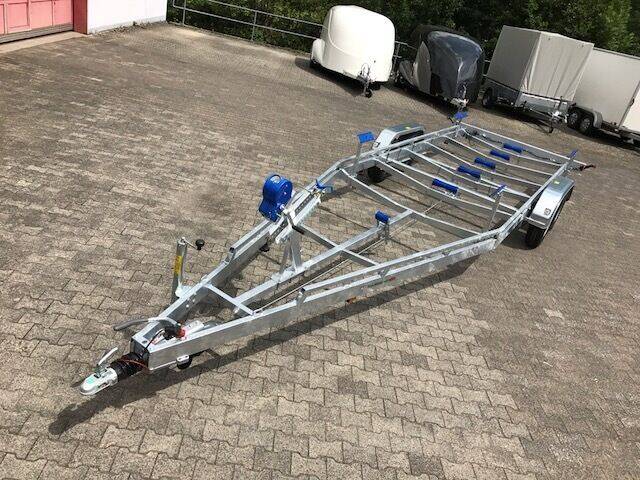 TPV/Böckmann Bootstrailer BA 3500 mit Seilwinde und verstärktem Rahmen