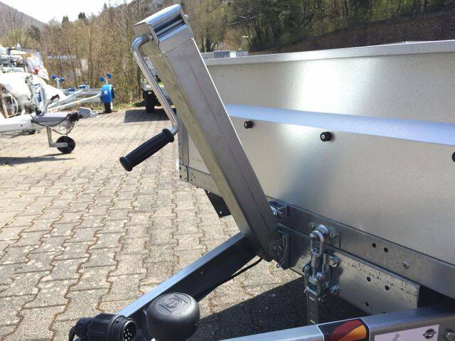 Rex 25 - kompakter Kippanhänger mit Auffahrrampe