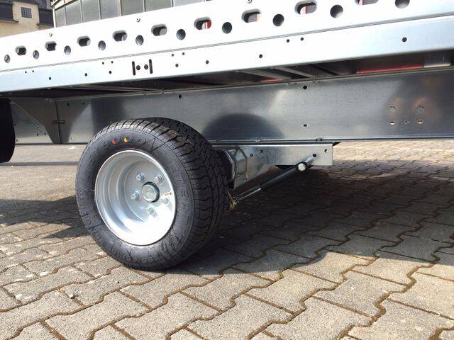 Autotransporter mit einer Achse von Stema