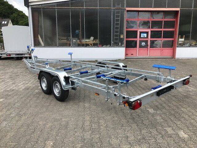 Böckmann Bootstrailer mit Seilwinde