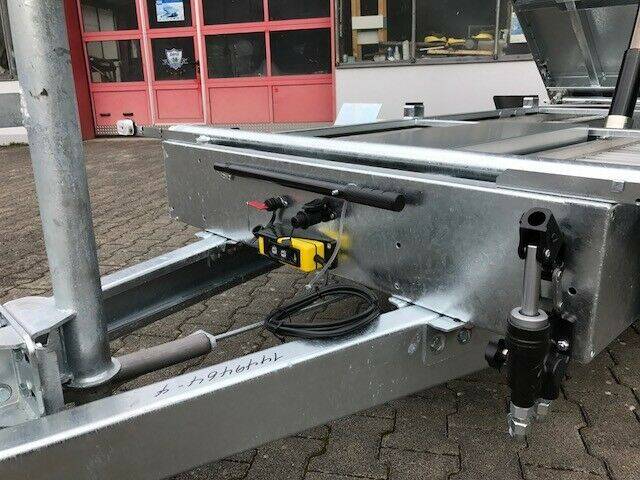 HTK 3500.31 - 3.500kg elektrisch kippbar mit Nothandpumpe