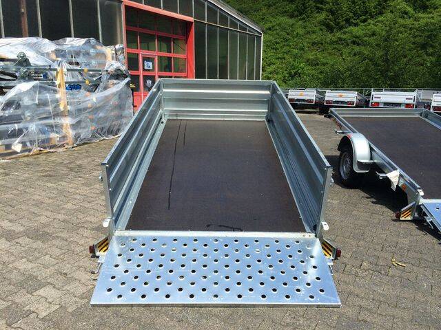 Fahrzeugtransporter mit Seitenwänden