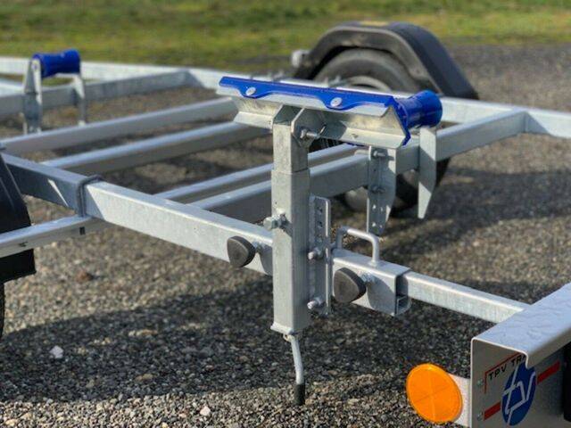 Gummierte Auflageflächen Bootstrailer von Böckmann