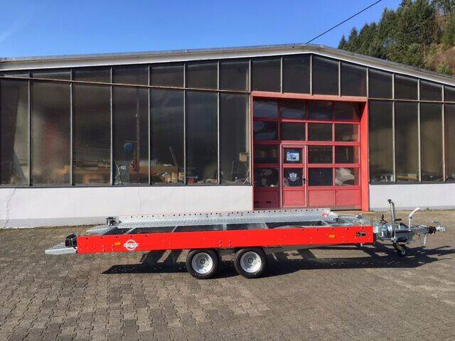 Autotransporter mit Seilwinde