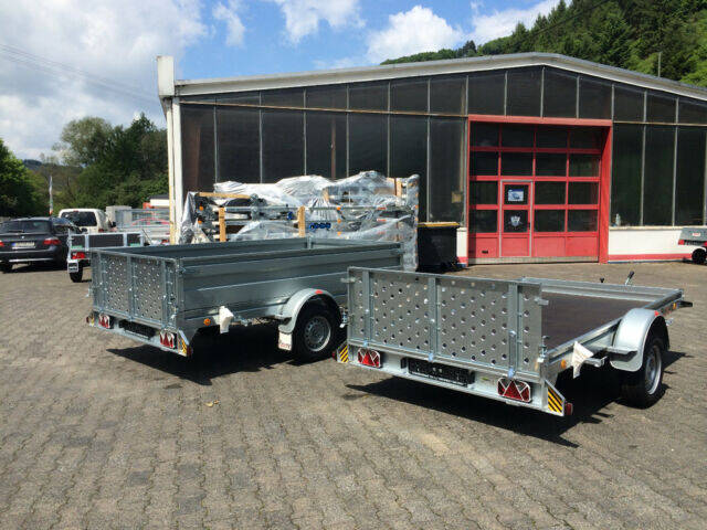 Autotransporter von Pongratz bei TÖFFI Anhänger in Zell an der Mosel