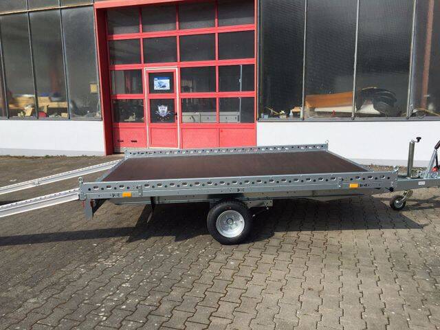 Stema Autotransporter mit Aufahrrampen