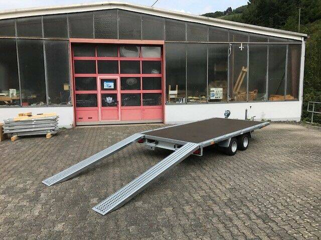 Universal 3000 - Multitransporter mit Seilwinde