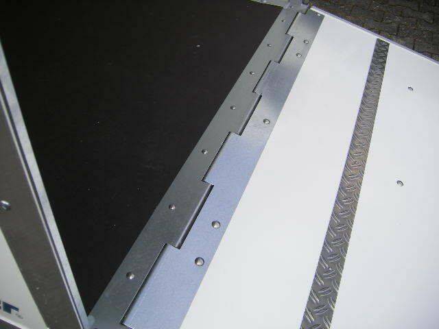 AZ 2035/151 S35 3,51x1,51x1,85m mit Auffahrrampe