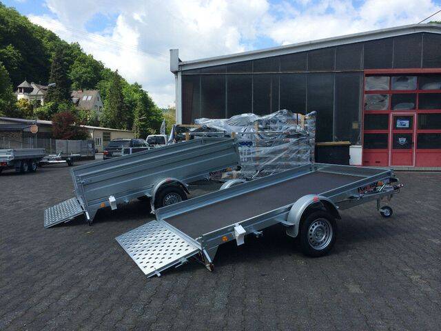 Kippbare tRansporter für Fahrzeuge bei TÖFFI in Zell an der Mosel