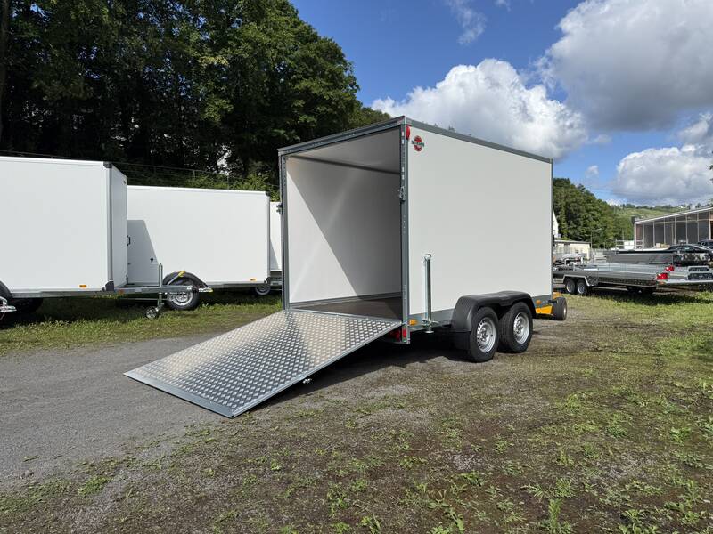 P-BOX STPK 27-30-18.2 P18.1 mit Heckrampe - sehr robust