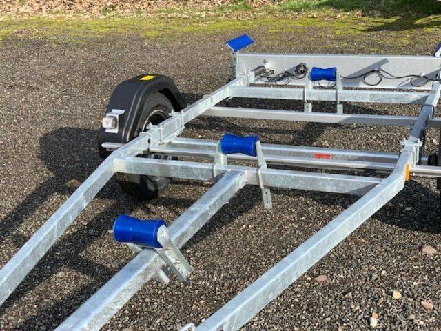 Böckmann Bootstrailer mit wasserdichten Radnaben