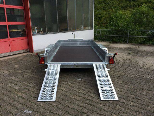Magnum Explorer 300 - tiefer Baggeranhänger