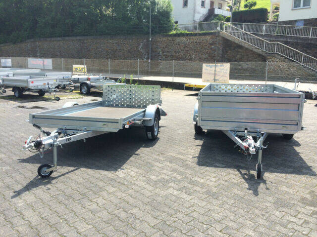 Fahrzeugtransporter von Pongratz mit doer ohne Seitenwände