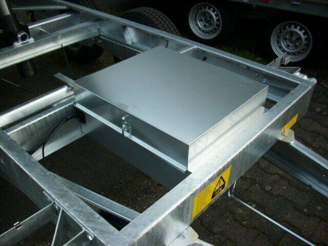 PK 40 3-Seitenkipper elektr. mit Schienenschacht