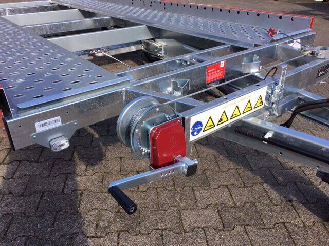 FHAK 27-40-21.2 - kippbarer Autotransporter mit Seilwinde