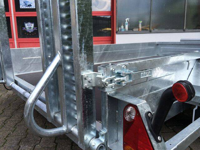 Magnum Explorer 300 - tiefer Baggeranhänger