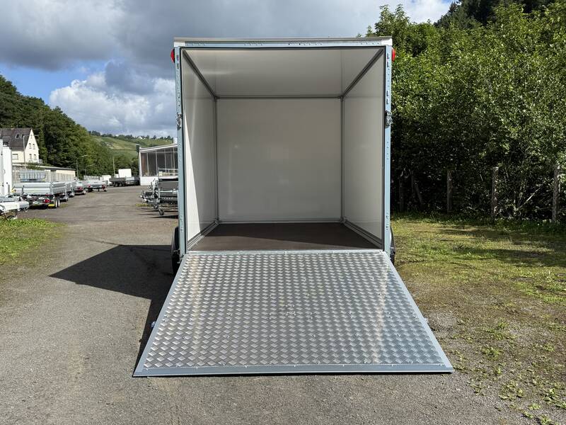 P-BOX STPK 27-30-18.2 P18.1 mit Heckrampe - sehr robust