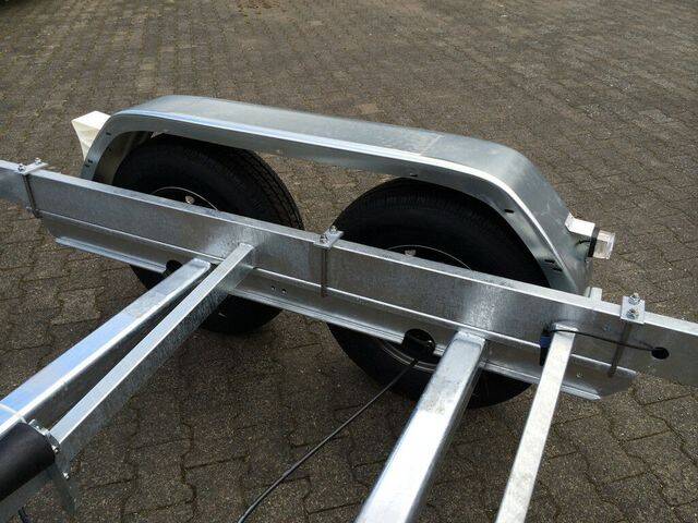 Böckmann Bootsanhänger 2700kg mit verschiebbarer Achse kaufen